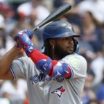 Vladimir Guerrero Jr., le destrozó con el madero el control salarial a Toronto