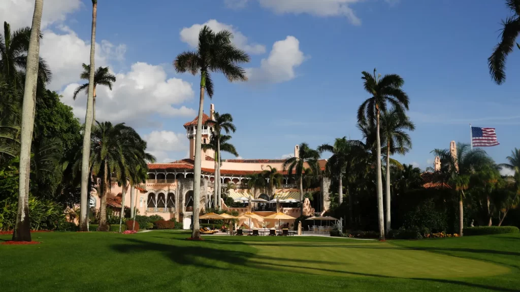 La Fuerza Aérea interceptó avión que volaba cerca de la mansión de Trump en Mar-a-Lago