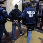 Fiscal de Washington demanda a un sheriff por ayudar a ICE a detener migrantes indocumentados