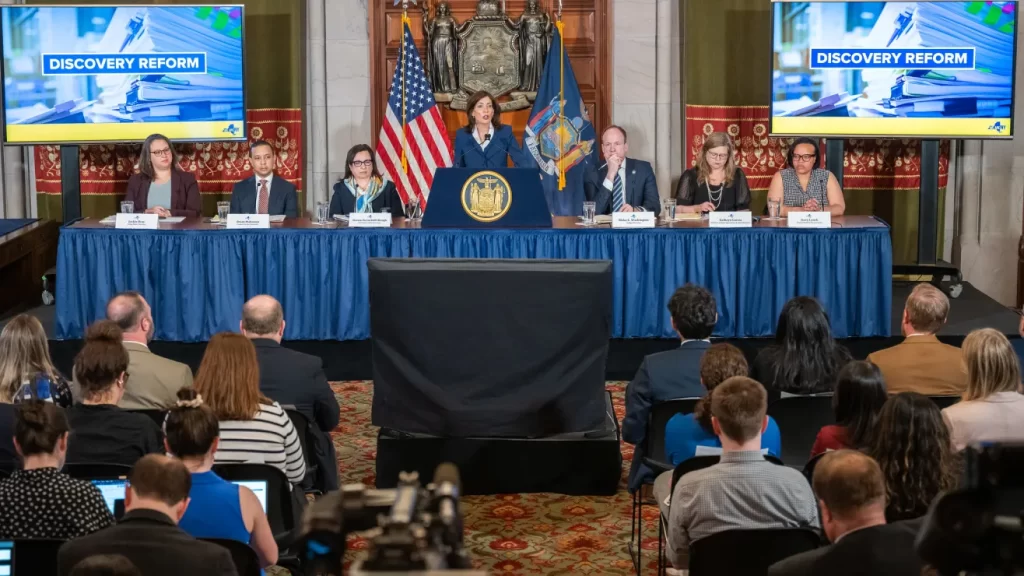 Gobierno estatal de NY avanza en reformas en la justicia penal e inyectará millones al Subway