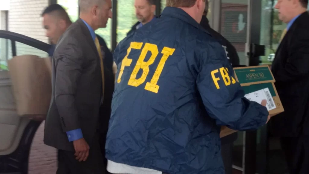Latino ex maestro tenía más de 1,500 archivos de pornografía infantil: acusación del FBI en Nueva York