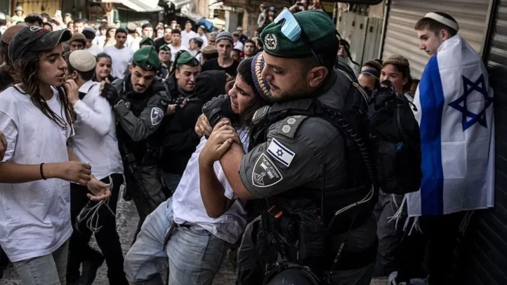 “¡Muerte a los árabes!”: judíos de extrema derecha atacan a palestinos en Jerusalén