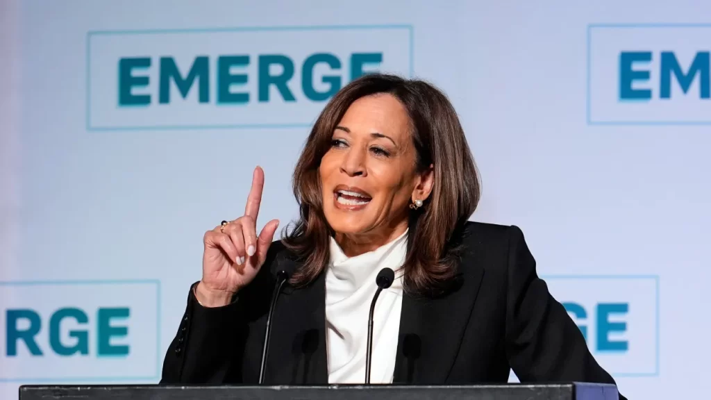Kamala Harris afirma que EE.UU. está al borde de una “crisis constitucional”