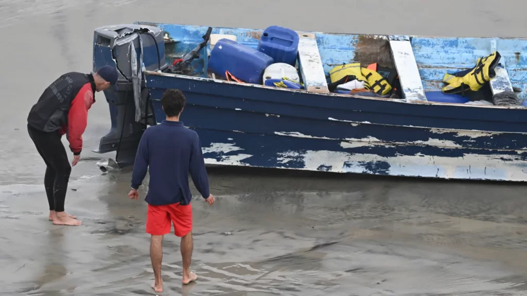 Barco con posibles migrantes se hundió en California dejando varios muertos y desaparecidos