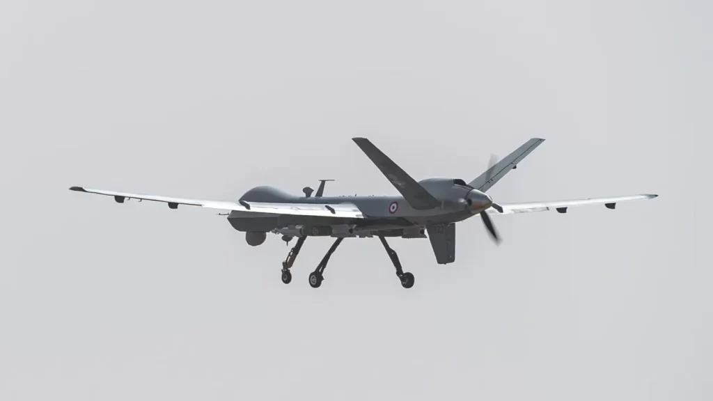 Cierran varios aeropuertos de Rusia por ataque de Ucrania con drones