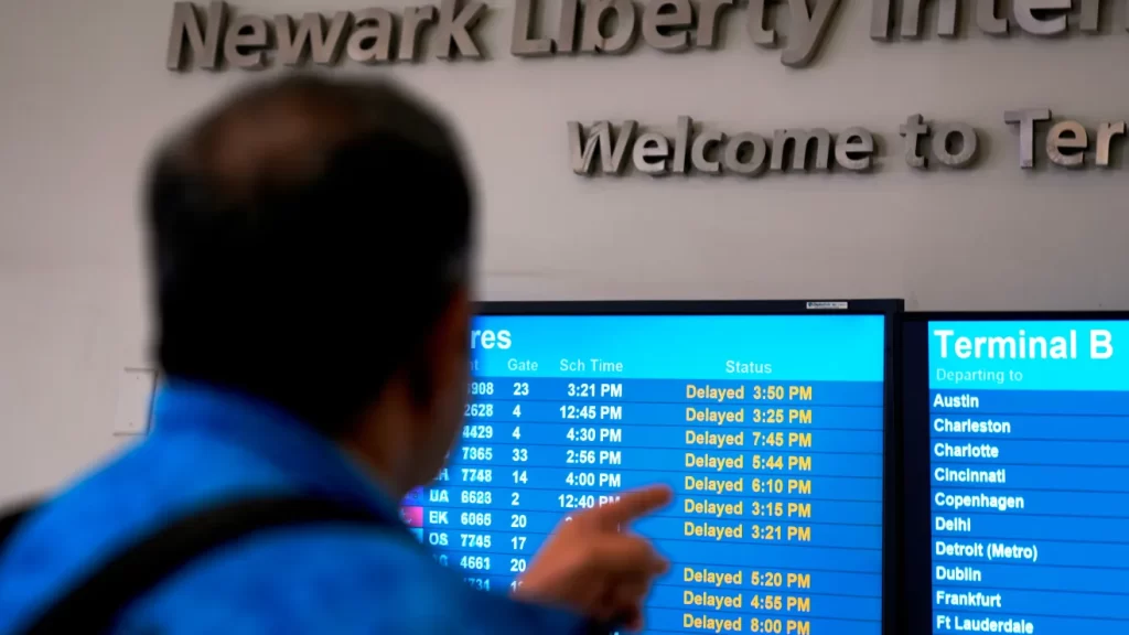 Volvieron los retrasos al aeropuerto Newark de NJ-NY: ahora problemas de radar y pistas