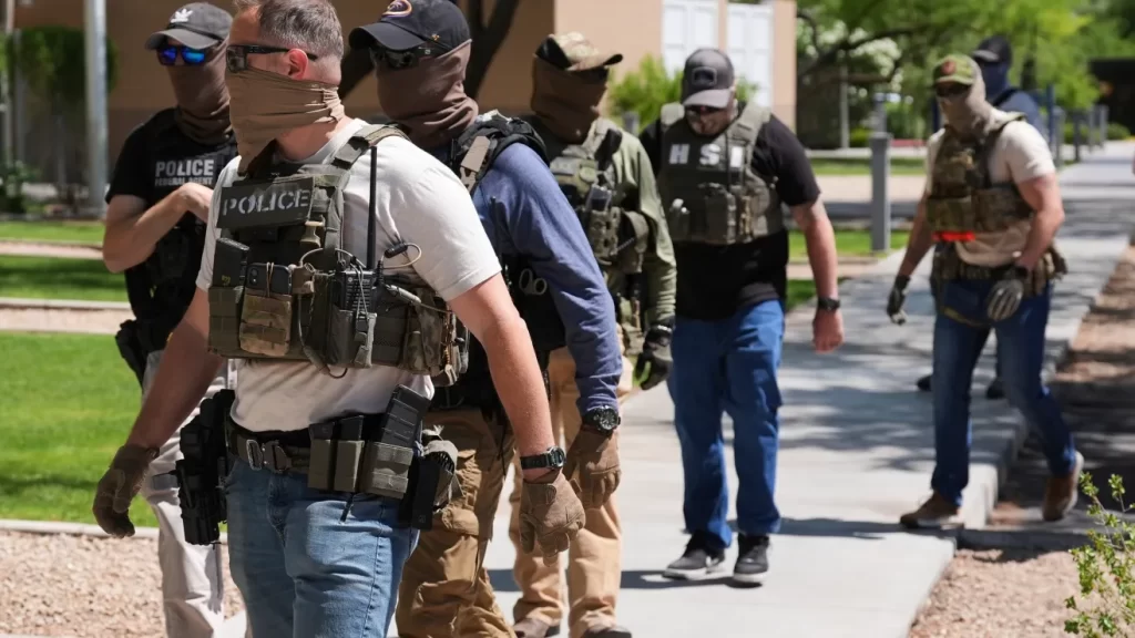 ICE arresta a migrantes en juzgados abriendo la puerta a deportaciones aceleradas