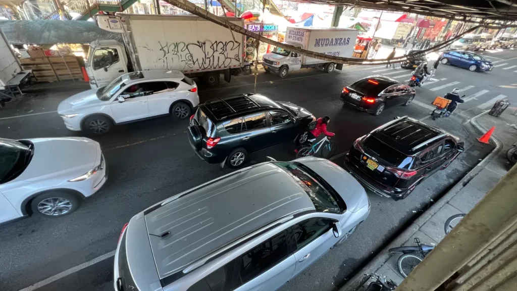 Empujan proyecto de ley que exigiría a infractores reincidentes de NY instalar “frenos” de velocidad