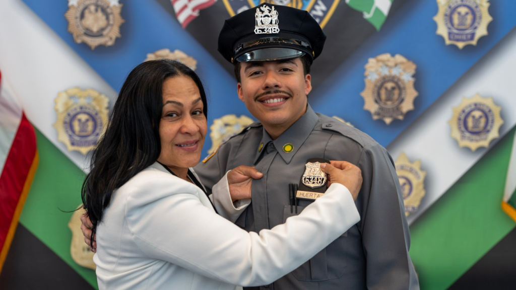 612 nuevos oficiales se suman a NYPD, uno de ellos pudo haber sido Lesandro ‘Junior’ Guzmán, asesinado hace 7 años en El Bronx