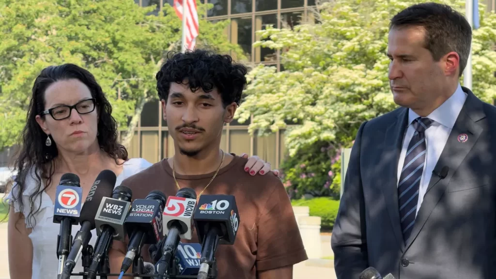 ICE libera a estudiante de Massachusetts arrestado mientras asistía a entrenamiento de voleibol