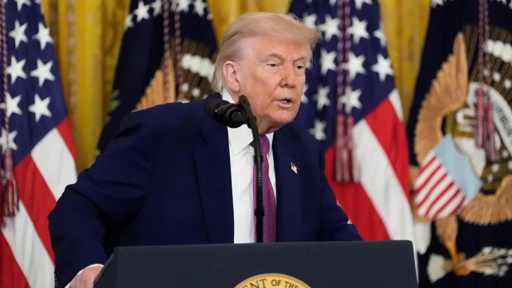 Trump reconoce que Israel podría atacar instalaciones nucleares de Irán