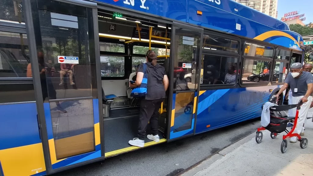 Voces del Transporte: Por qué lucho por el autobús: Por mi abuelita 
